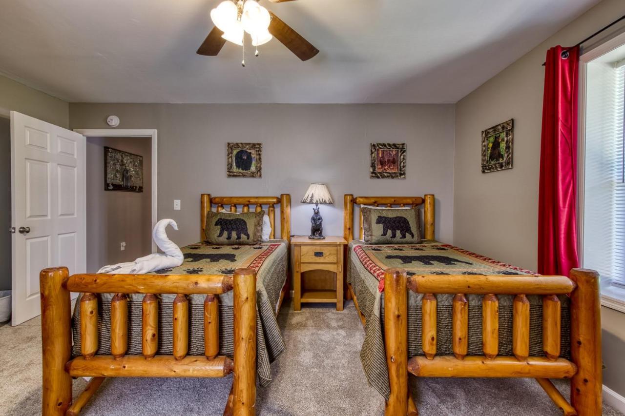 Fun & Games By Honeybearcabins 2Br/1Ba Sleeps 7 Sevierville Exteriör bild