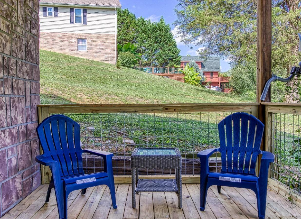 Fun & Games By Honeybearcabins 2Br/1Ba Sleeps 7 Sevierville Exteriör bild